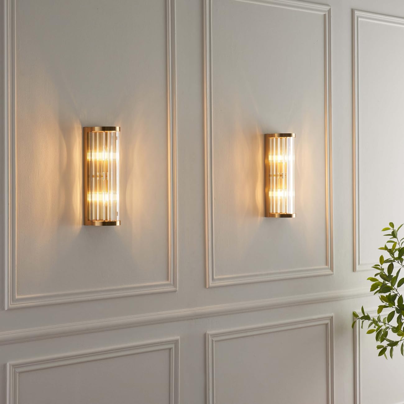 KOSILUM - Lampada da parete semicilindrica con nappine trasparenti – Andria – Luce bianca calda illuminazione soggiorno camera da letto cucina corridoio – 2 x max 25 W – E14 – IP20