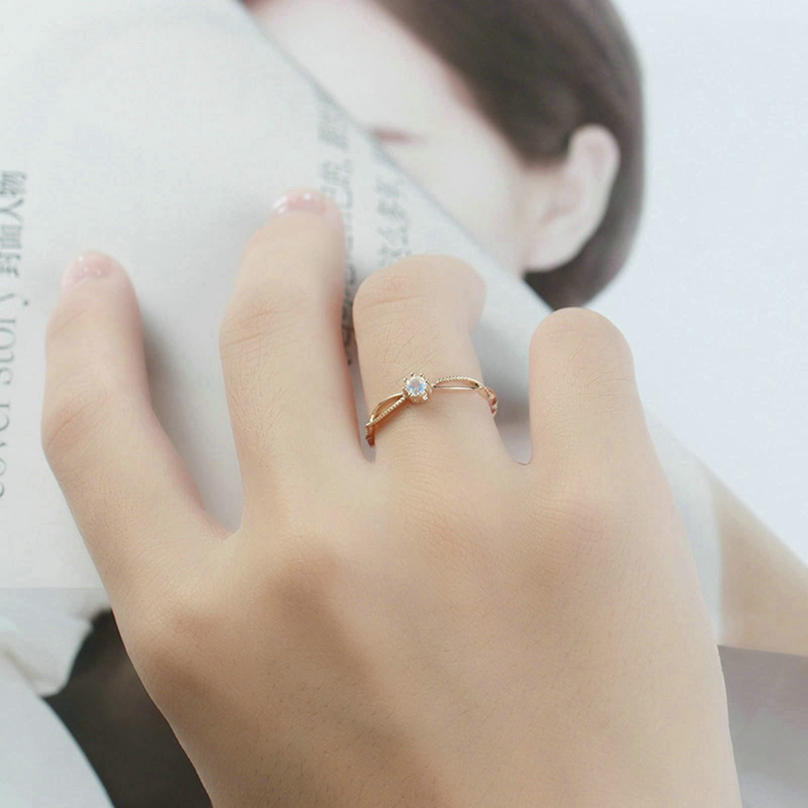 Pierścień rocznica kobiety pierścionek zaręczynowy żółty złoty 18K projekt kabel skręcony samotny kamień księżyc pierścień wiara kobieta