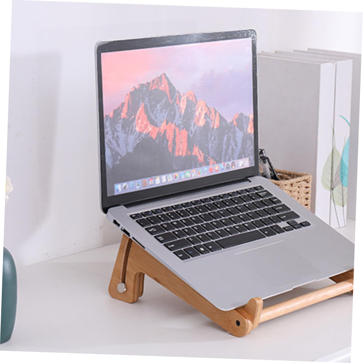 HOMSFOU Supporto Ergonomico per Laptop in Legno, Scrivania Portatile per Laptop Altezza Regolabile, Design Cavo e Angoli Arrotondati, per Casa e Regalo