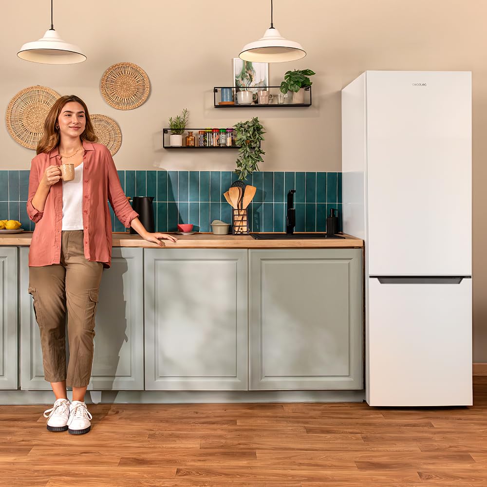 Cecotec Frigorifico 262 L Bolero CoolMarket Combi 262 White E, Classe E, Risparmio energetico, Luce LED, Vassoi in vetro, Controllo elettronico della temperatura.