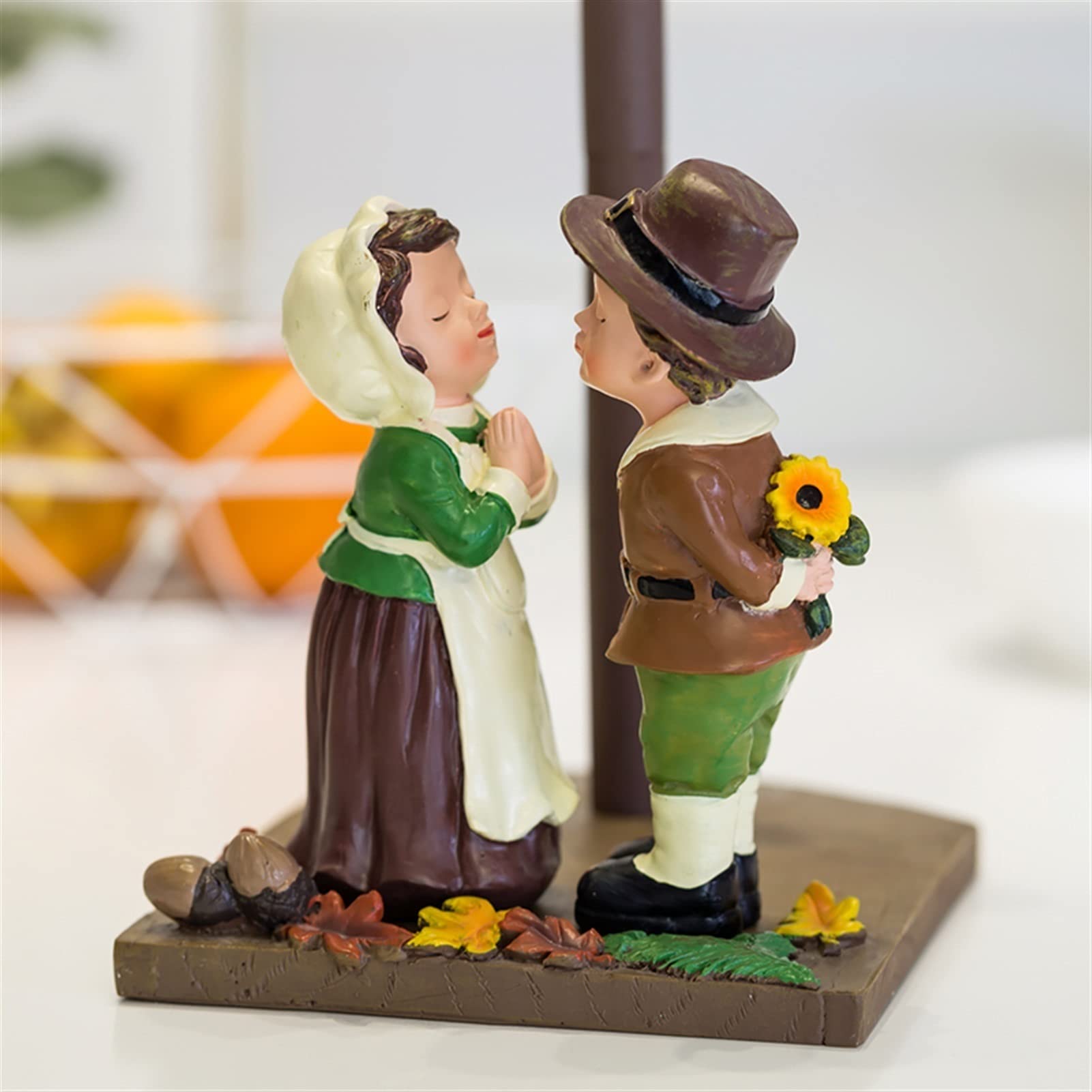 Uchwyt na rolkę kuchenną uchwyt na ręcznik kuchenny wieszak na ręczniki papierowe uroczy kreatywny kształt pionowa półka do kuchni domu gadżety dozownik ręczników papierowych samoprzylepny uchwyt na rolkę kuchenną