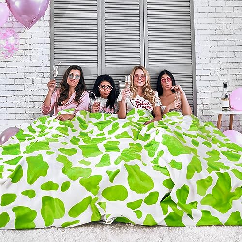 HSEEC Green Throw Blankets Fleece Soft Blankets & Throws Super Soft Plush Blanket Twin Size