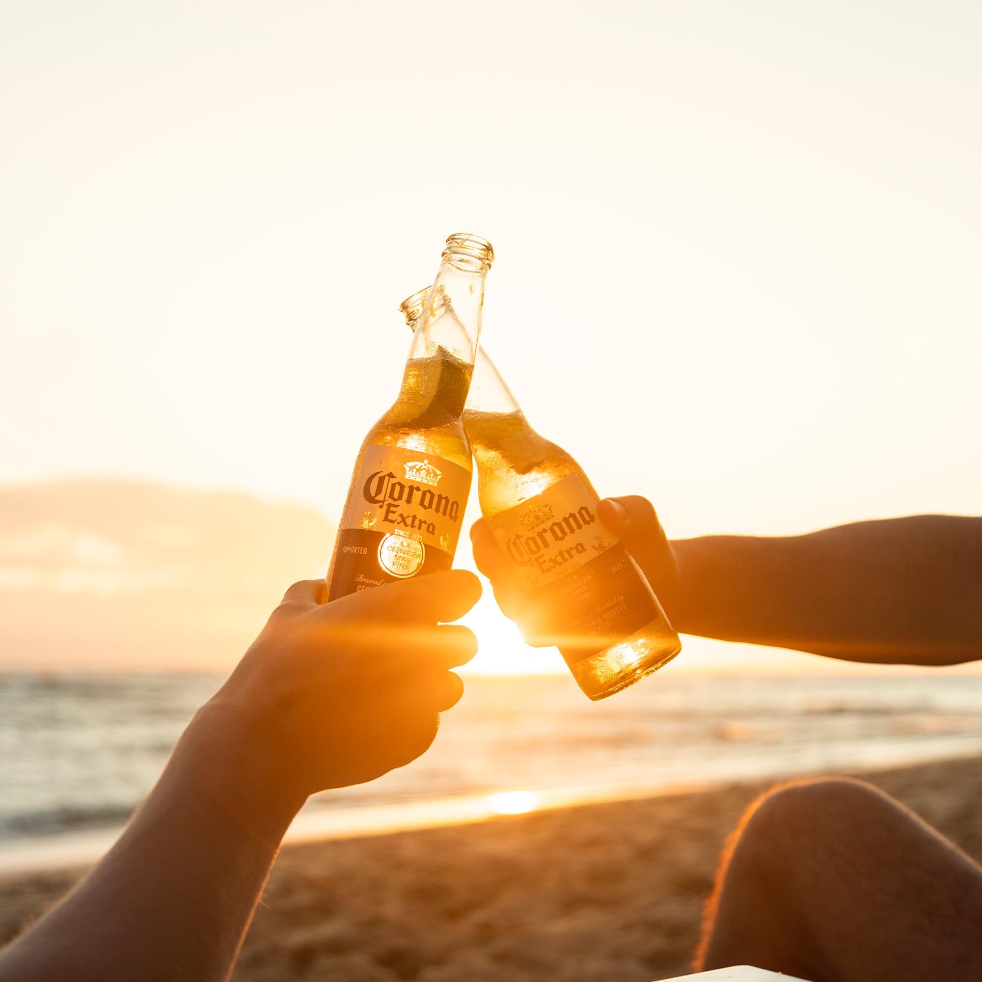 Corona Cerveza, 4 Packs de 6 Botellas x 33 cl, Cerveza Lager Ligera y Refrescante, 4,5% Volumen de Alcohol