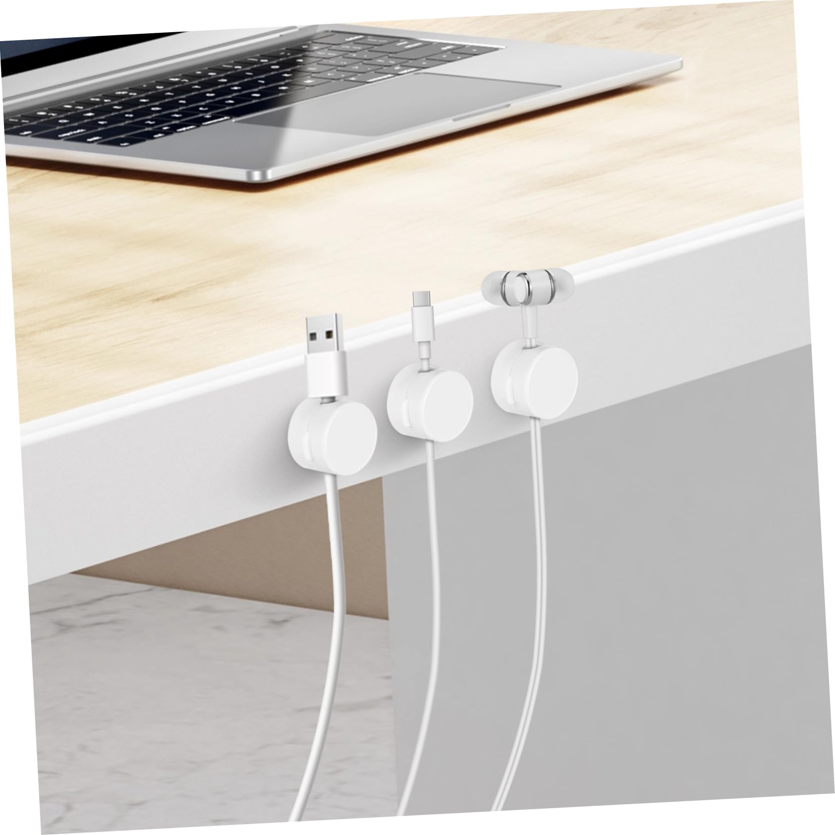 6pezzi Clip Magnetiche per Cavi Organizzatore per Cavi Adesivo Chiusura Magnetica per Auto Uffici Casa Fissaggio Sicuro Tenuta Magnetica Installazione Semplice Applicazione