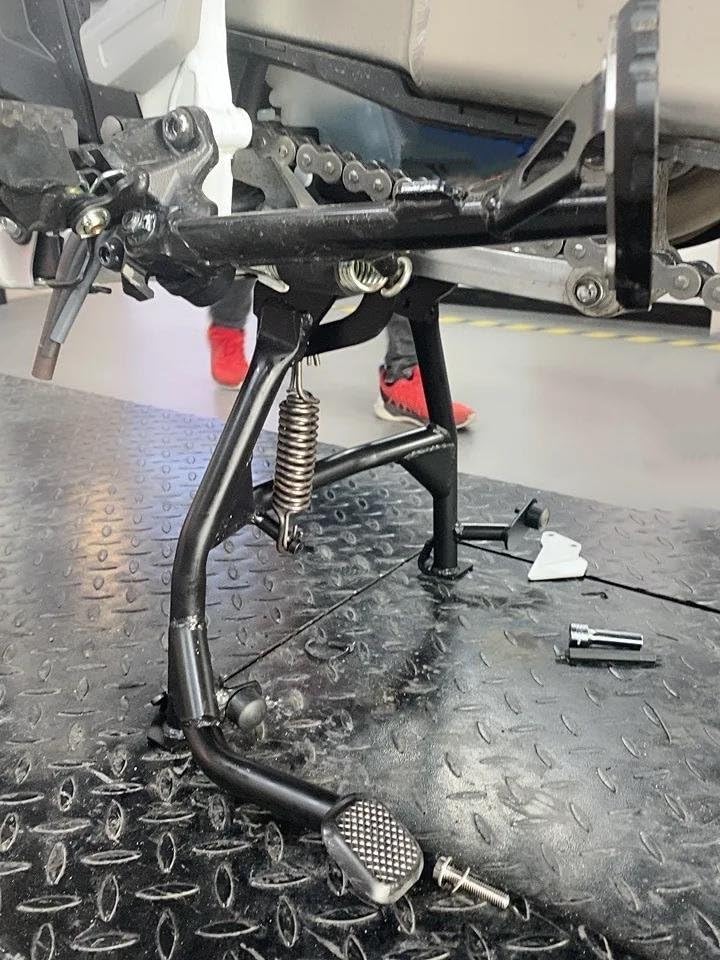 Béquille centrale moto : facilitez l'entretien CRF1100L - 3