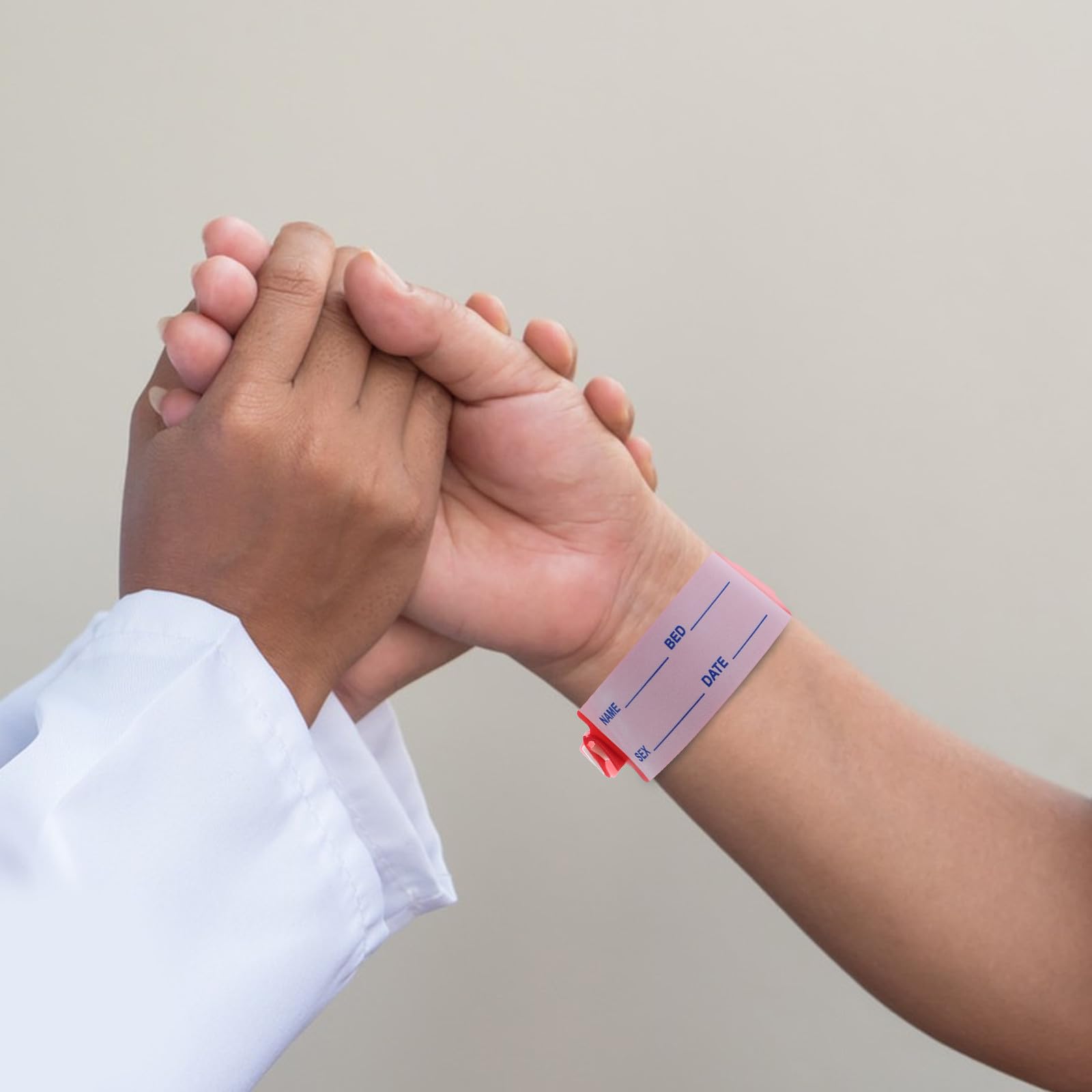 UKCOCO Bracelets D'identification D'hôpital Design Prêt pour Urgence Lot de 100 en Pvc Imperméables pour Patients Âgés et Garçon et Filles pour Admission et Soins