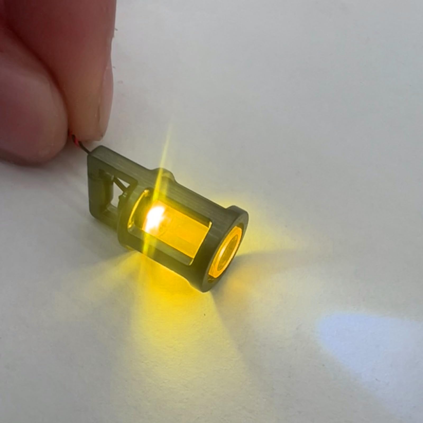 Joycabin Miniaturowe latarnie LED do domku dla lalek, mini lampki z kablem 15 cm, miniaturowe akcesoria, miniaturowe światła LED do witryn, mikrodomków, dekoracja domku z zabawkami (ciepła biel)