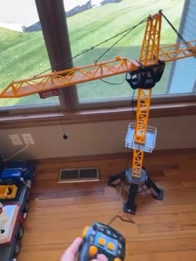 Watch Dickie Toys 48 inch Mega Crane Playset on Amazon Live