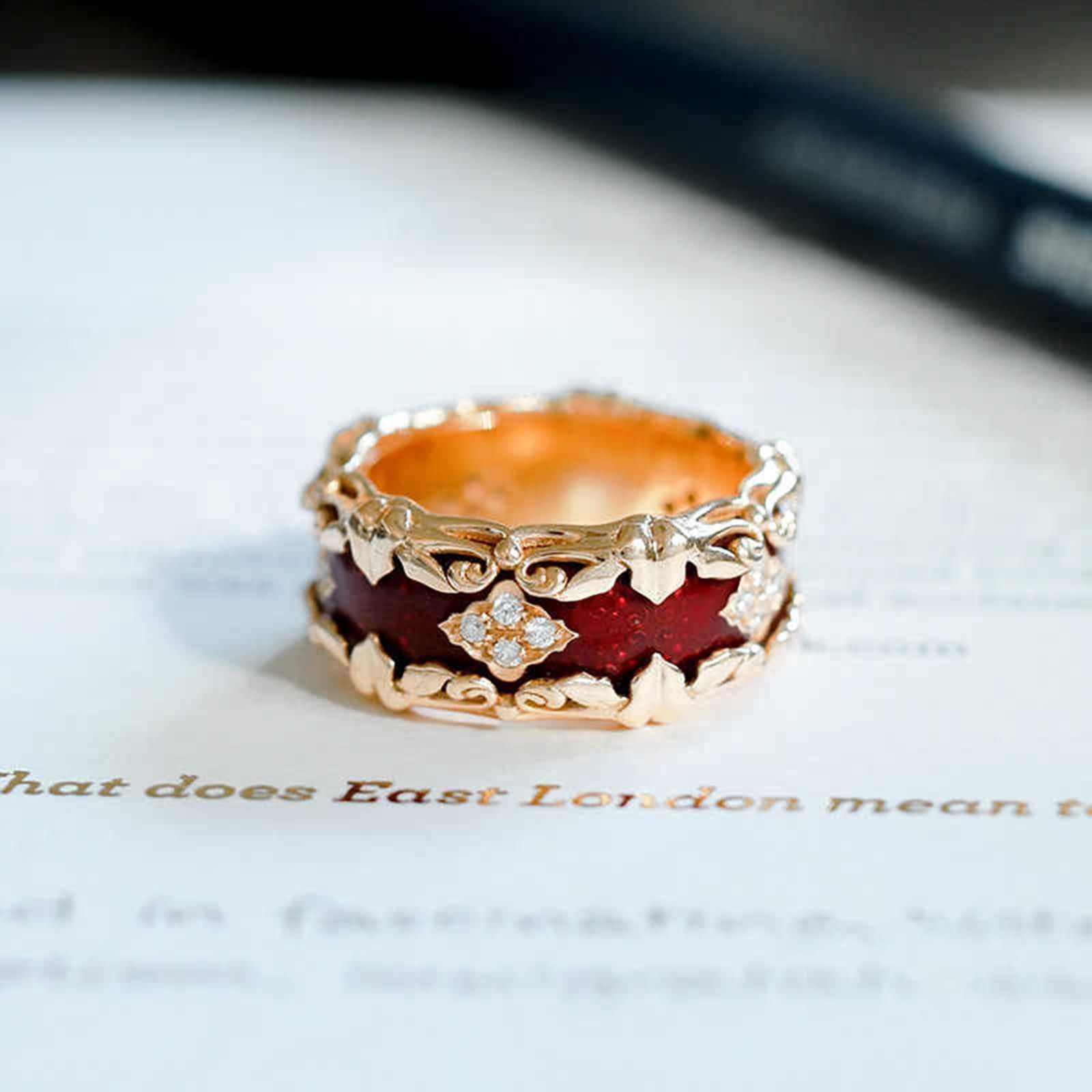 Pierścionek z różowego złota damski 18 Kt 750, diamentowa śruba i emalia, pierścionek z różowego złota, rozmiar 11(51 mm)