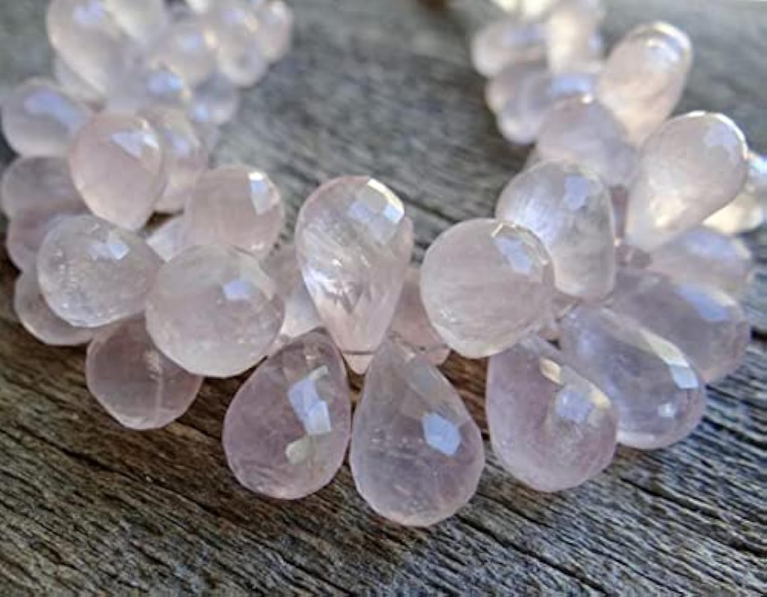 Quartz rose de Madagascar poire pour boucles d'oreilles de mariage et bijoux bohèmes
