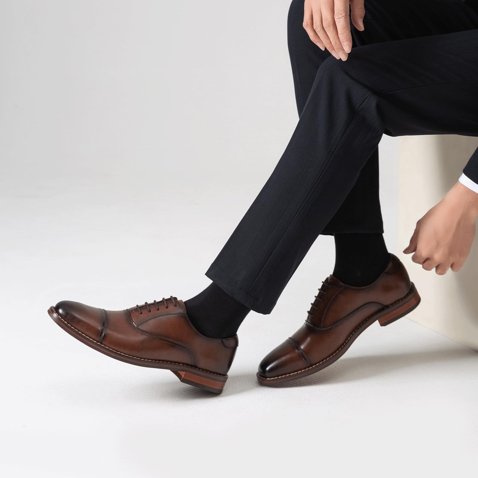 Poerkan Herren Business Schuhe, Komfortable Klassische Schnürschuhe, Hohe Qualität, Vielzweckige Elegante Schwarz, Braun
