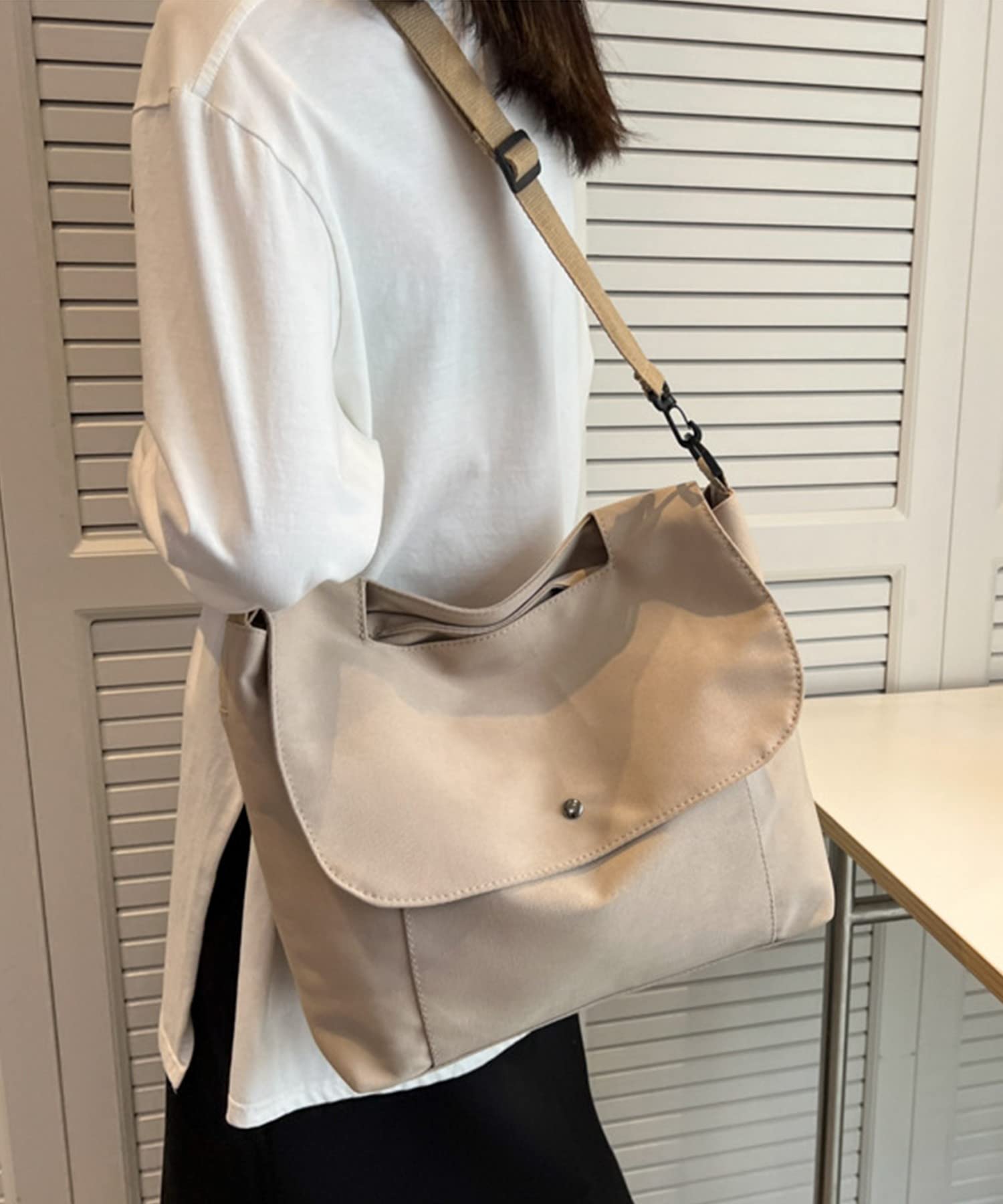 美品！ベージュ　2WAYショルダーバッグ　キャンバス ベース レディース ショルダー ショルダーバッグ トートバッグ BASE 特撮
