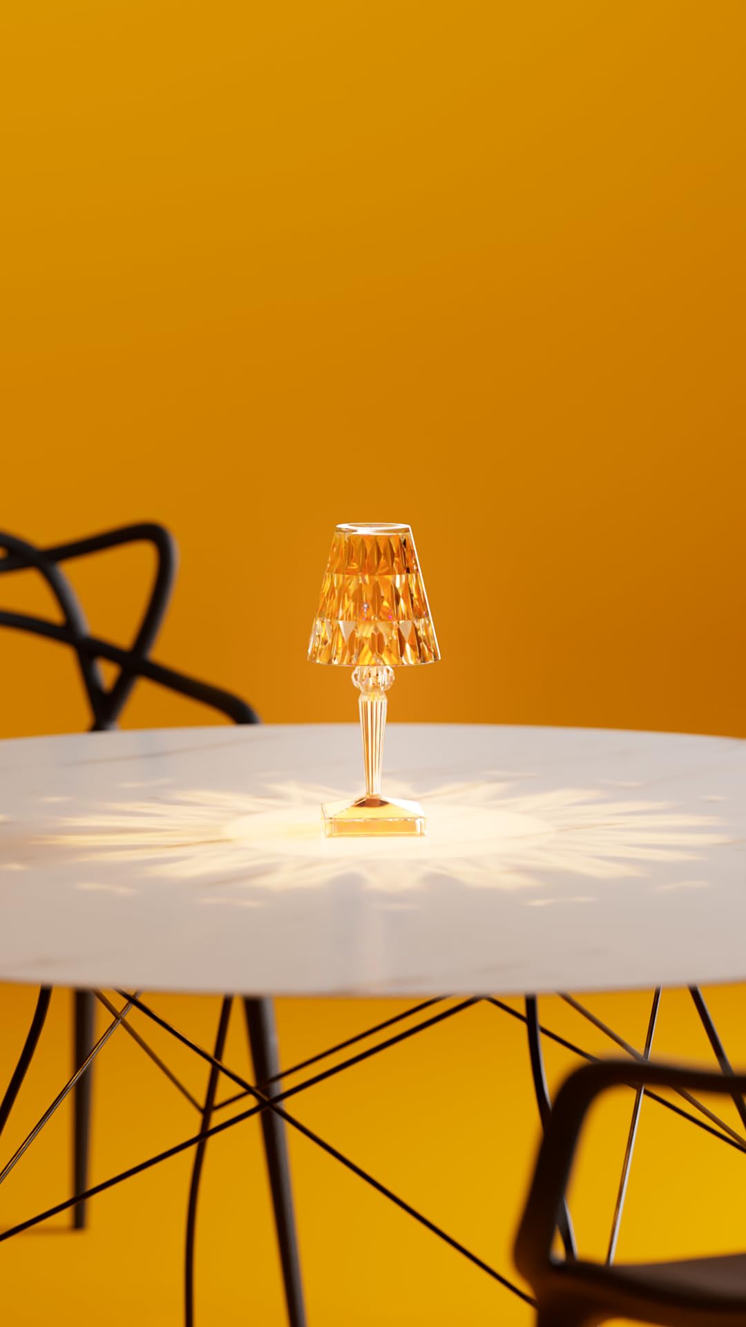 Kartell Battery, lampa stołowa zasilana bateriami, wys. 30 cm, pastelowa pomarańcza