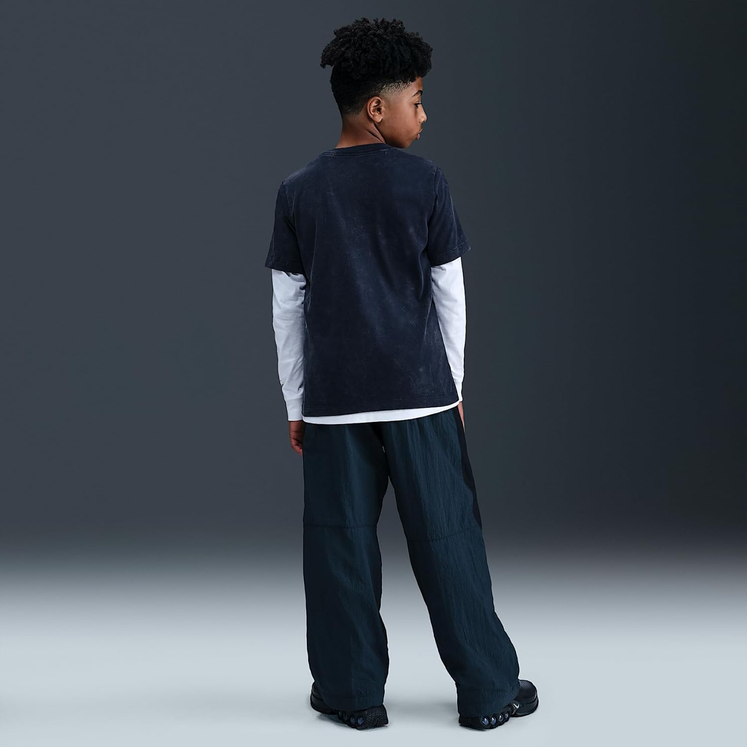 Nike Sportswear Big Kids' T-Shirt (Obsidian)