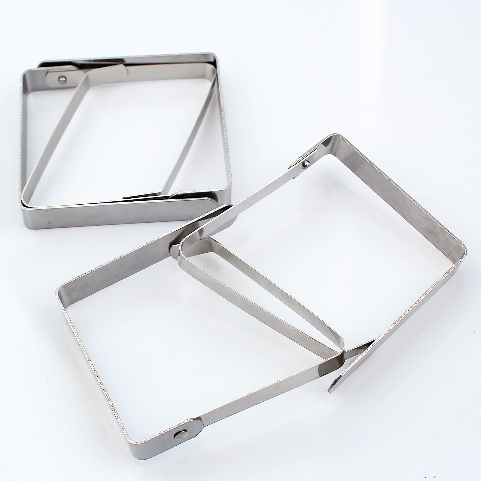 Pince Nappe Inoxydable 4 Pièces 7.5 x 8cm pour Table Exterieur Mariage