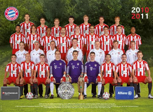 Preisvergleich Produktbild Ravensburger 13007 - FC Bayern München Saison 2010 / 2011 - 300 Teile Puzzle