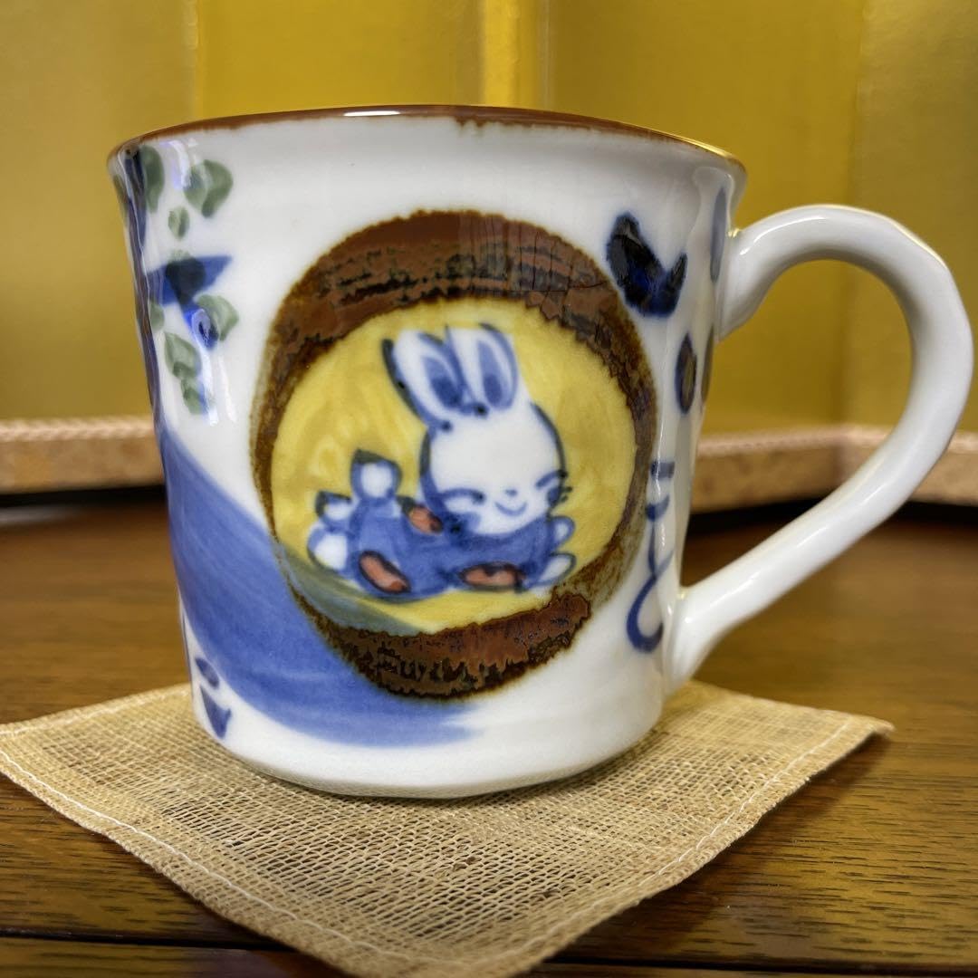 Amazon.co.jp: 夕立窯 幸せぴょんうさぎマグカップペア セット