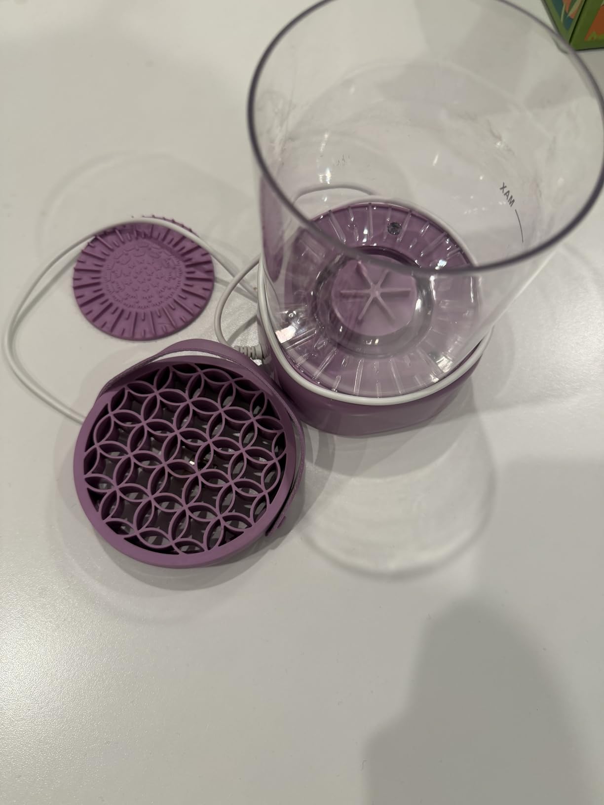 Qppxila Makeup Brush Cleaner - 9000 RPM Electric Makeup Brush Cleaning Machine, IP65 Portable Make up Brush Cleaner for Makeup Sponges and Brushes (Purple) (Purple)