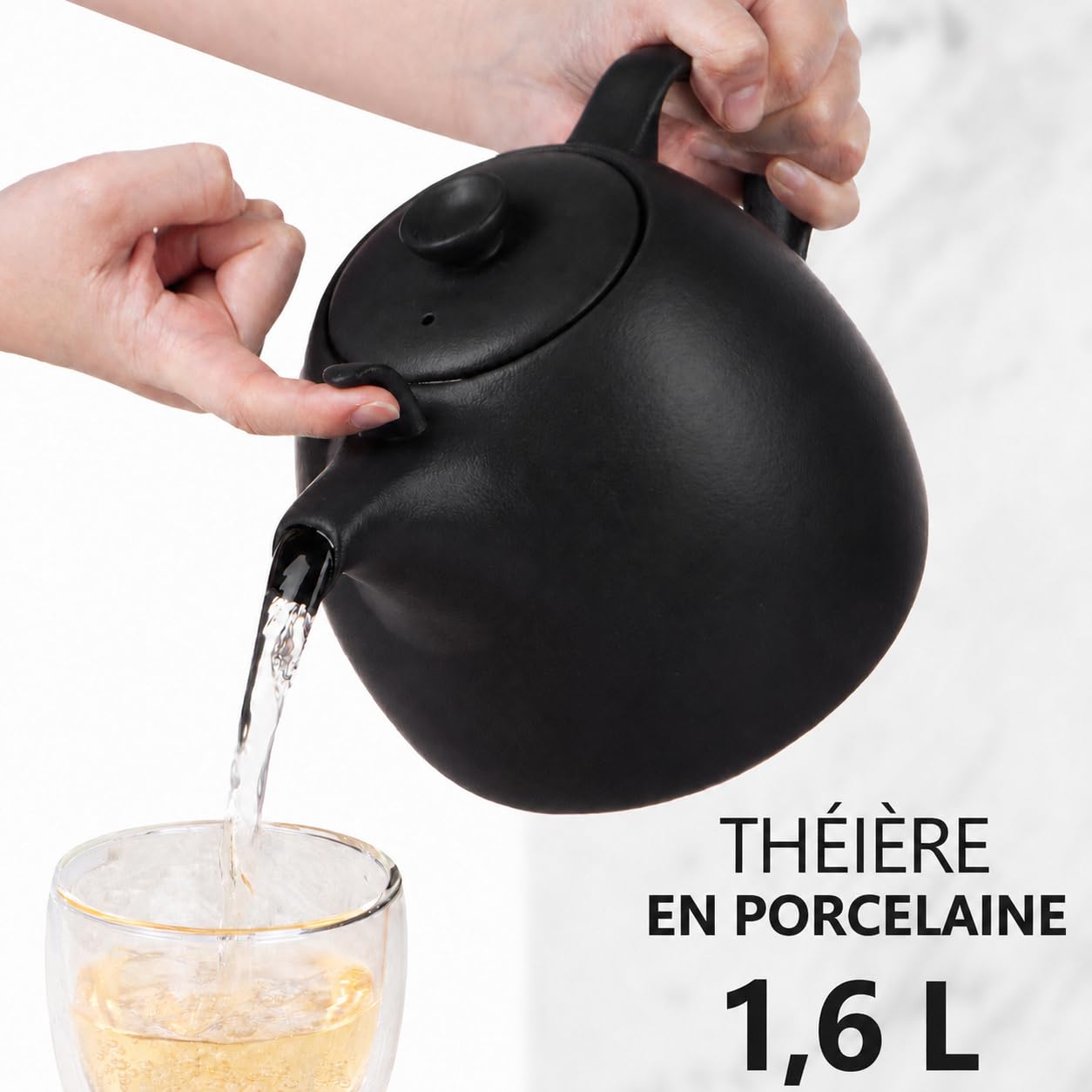 Théière "Copenhague" avec infuseur, 1,6 L, noire, en porcelaine, adaptée pour réchaud avec infuseur amovible en acier inoxydable à mailles fines. Théière en porcelaine.