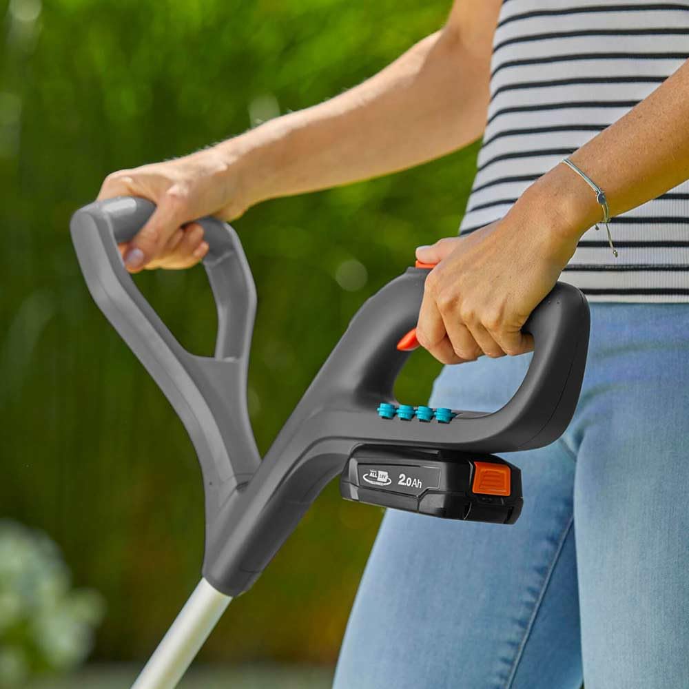 Gardena Recortadora batería SmallCut 23/18V P4A sin Bat.: Recortadora diámetro Corte 230 mm, Mango ergonómico, bajo Peso, diámetro Integrado de Corte (14702-55)