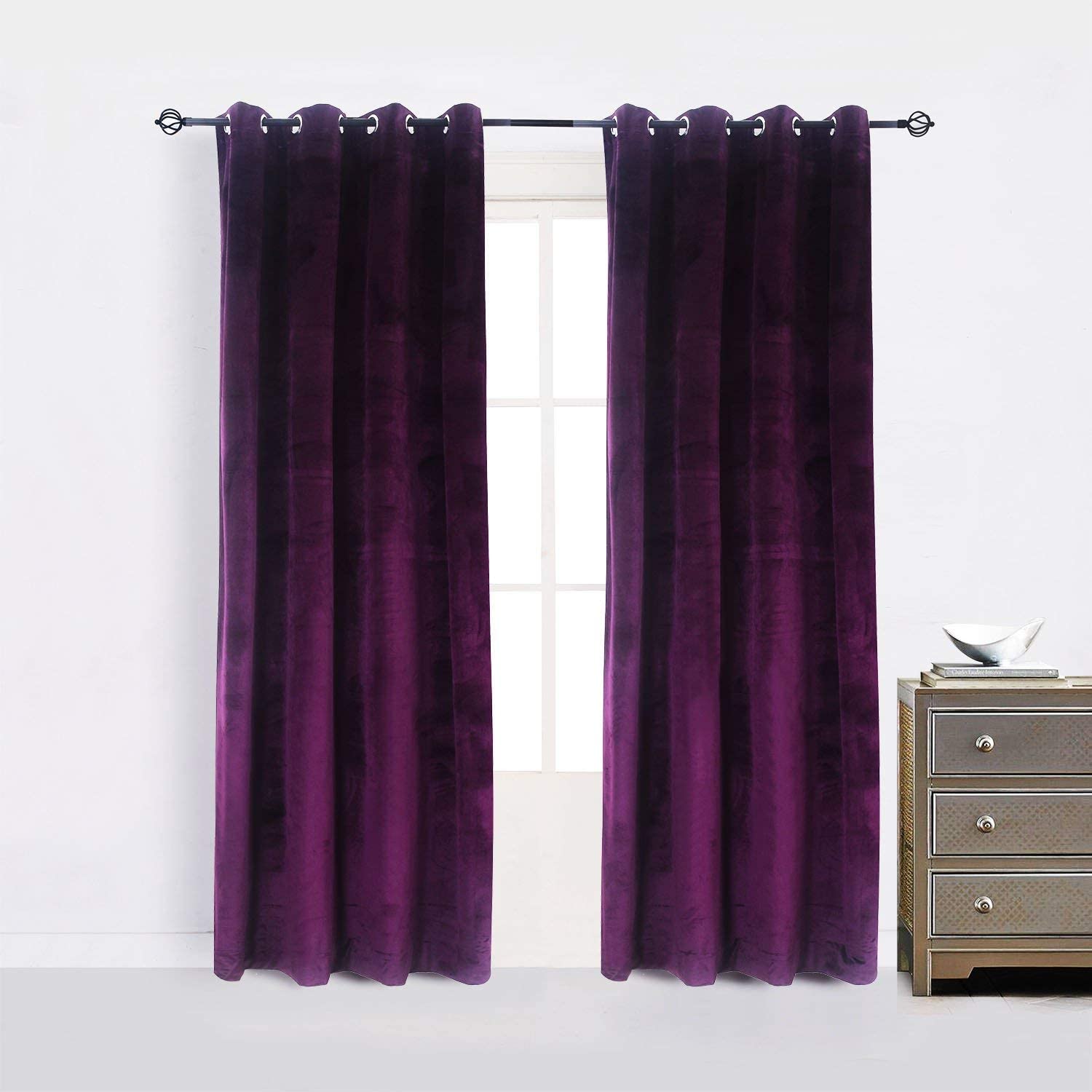Draperies super douces violettes au tombé lourd pour grand salon moderne