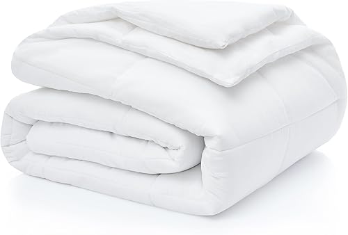 Casual Living Relleno de edredón tamaño Queen, edredón ligero acolchado blanco para todas las estaciones, reversible, esponjoso, de plumón