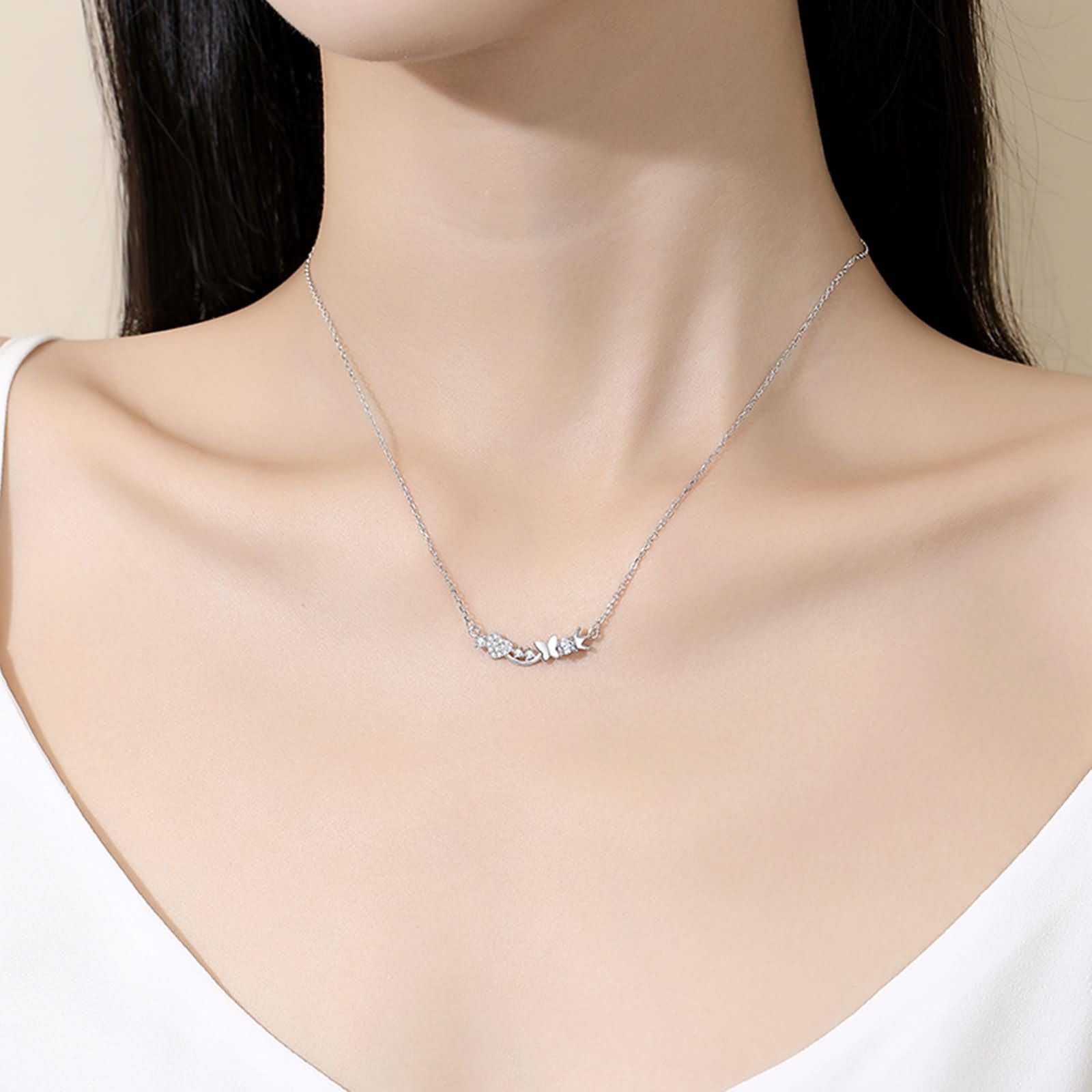 Collar con colgante para mujer, oro blanco de 9 quilates, 14 quilates, 18 quilates, corona de mariposa y corazón con moissanita, collar de plata para mujer de boda