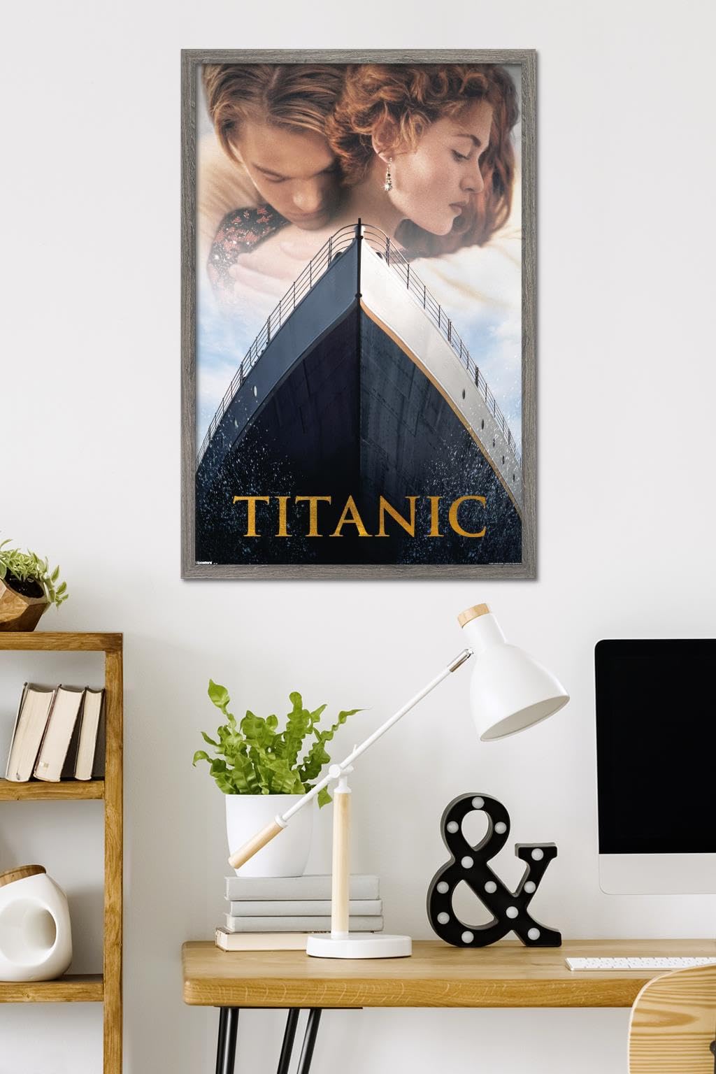 Amazon.com: Titanic (1997) - Embrace One Sheet Wall Poster, 34L