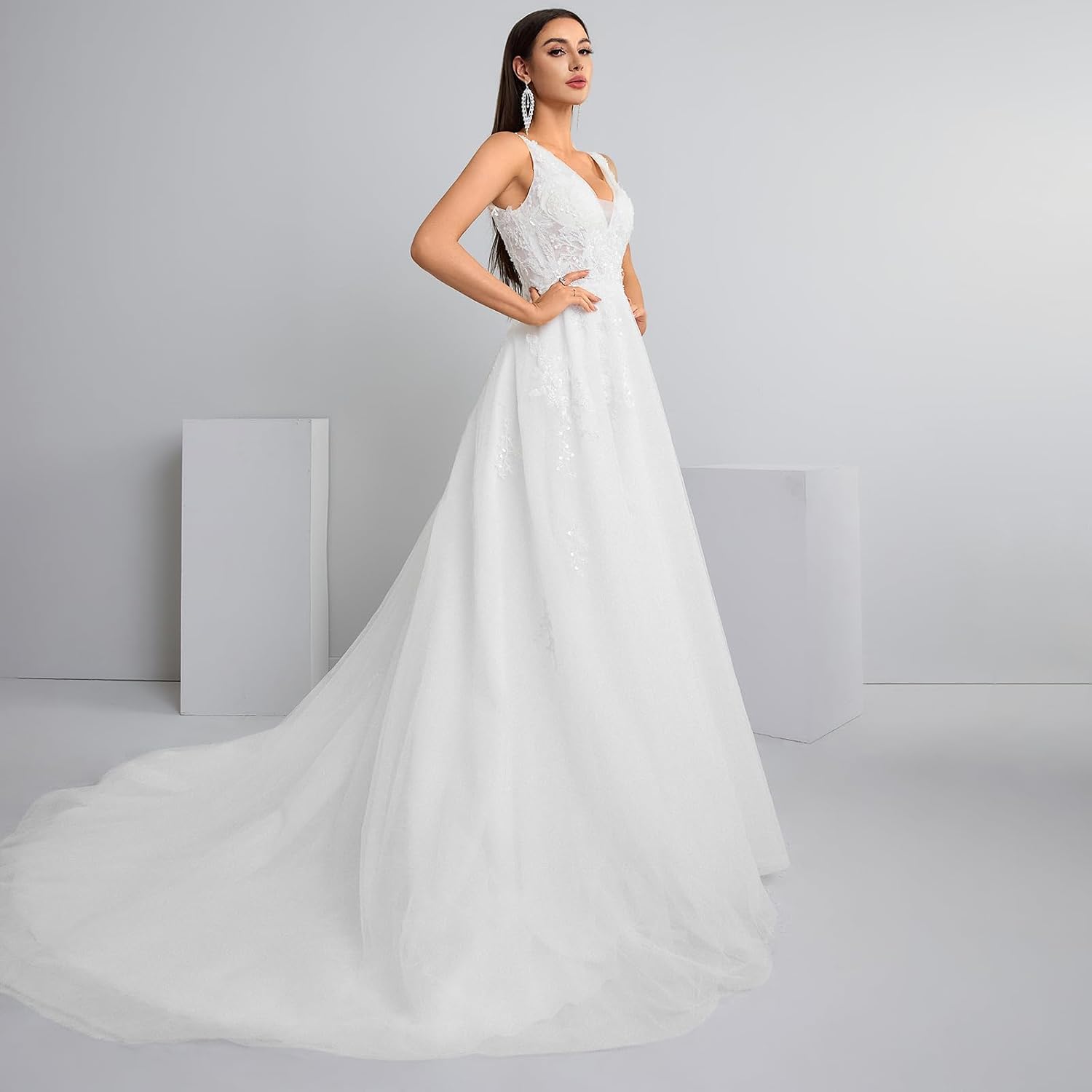 Women's V-Neck Lace Wedding Dress Sleeveless A-Line Bridal Gown with Train