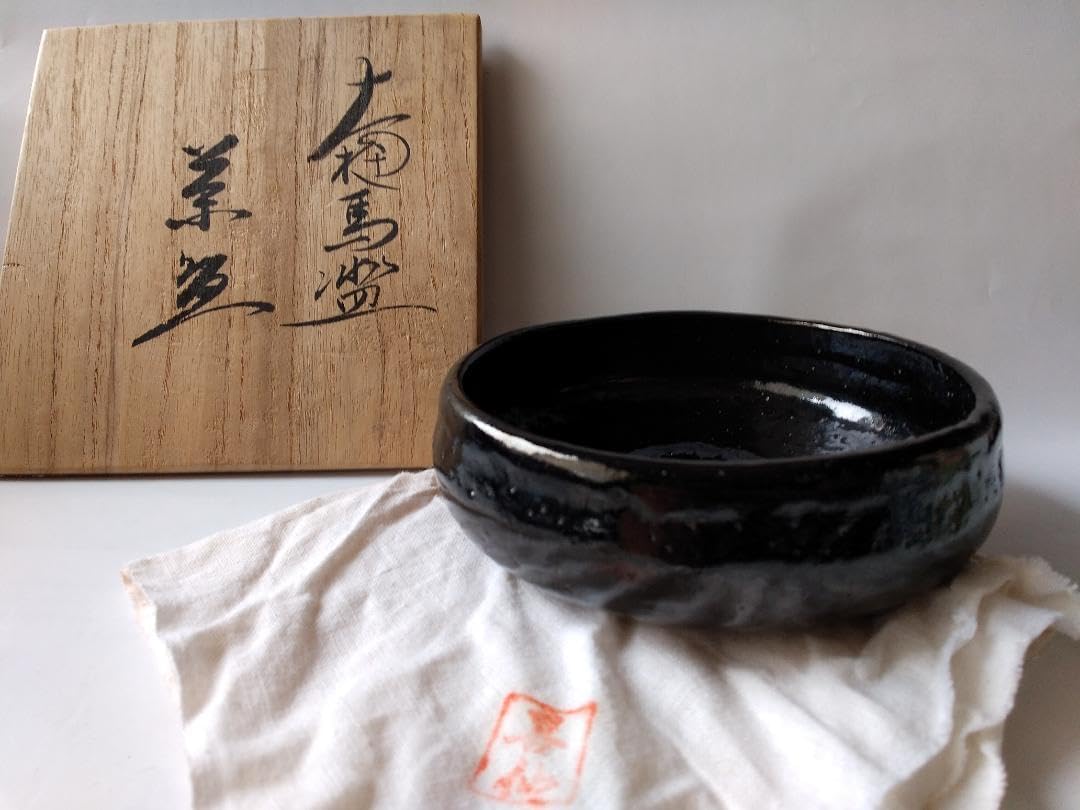 松雲窯 泉喜仙 作 馬盥 大樋茶碗 大樋焼 黒楽茶碗 茶道具 抹茶碗 美品 です 松雲窯 泉喜仙 作 馬盥 大樋茶碗 大樋焼 黒楽茶碗 茶道具 抹茶碗 です