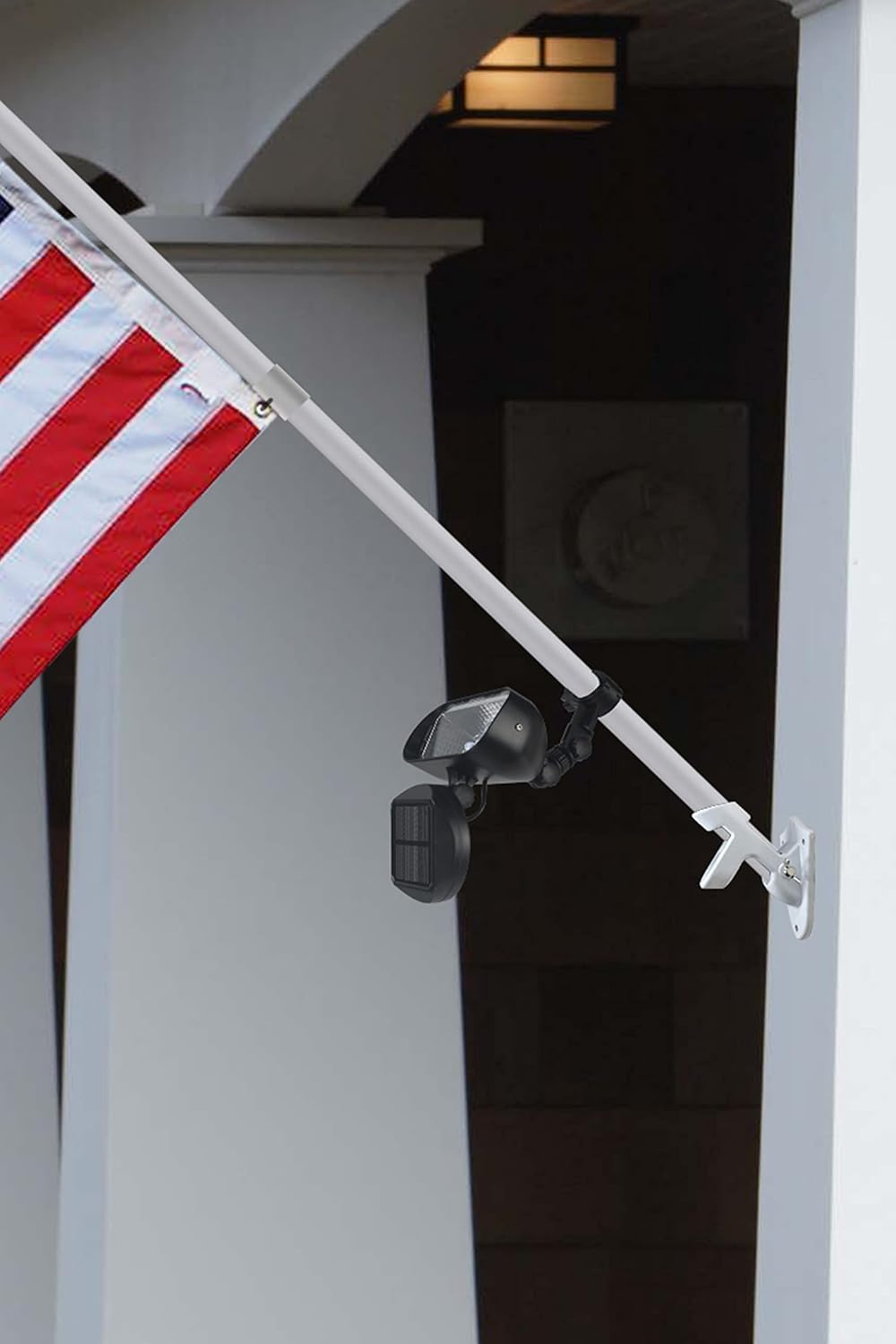 Flag Pole Light Solar Powered, Solar Flagpole Lights with 4 Ultra Bright Led, Adjustable Outdoor Flag Light, Ip65 Waterproof, Suitable for Outdoor 1 "-1.5" Diametre 6Ft Flagpoles