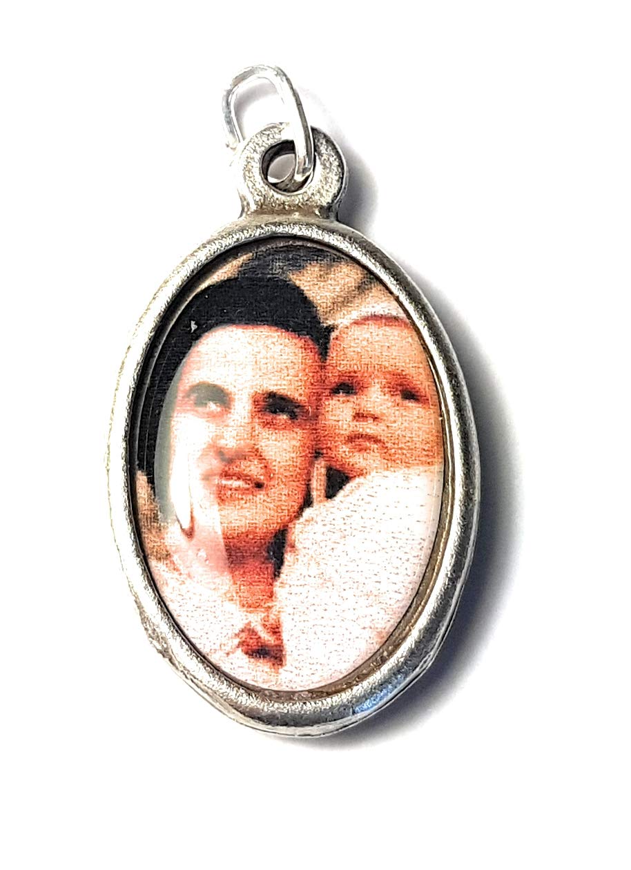 3rd Class Relic 1" Medal Saint Gianna Beretta Molla Patron Mothers Physicians Unborn Children Wives Families Uterine and Breast Cancer Madre embarazada y enfermas de cáncer uterino y mamario