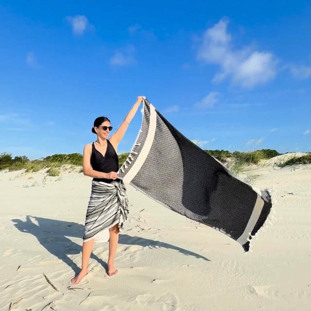 Amazon.com: The Loomia Adrian Turkish Beach Towel – 100% Cotton
