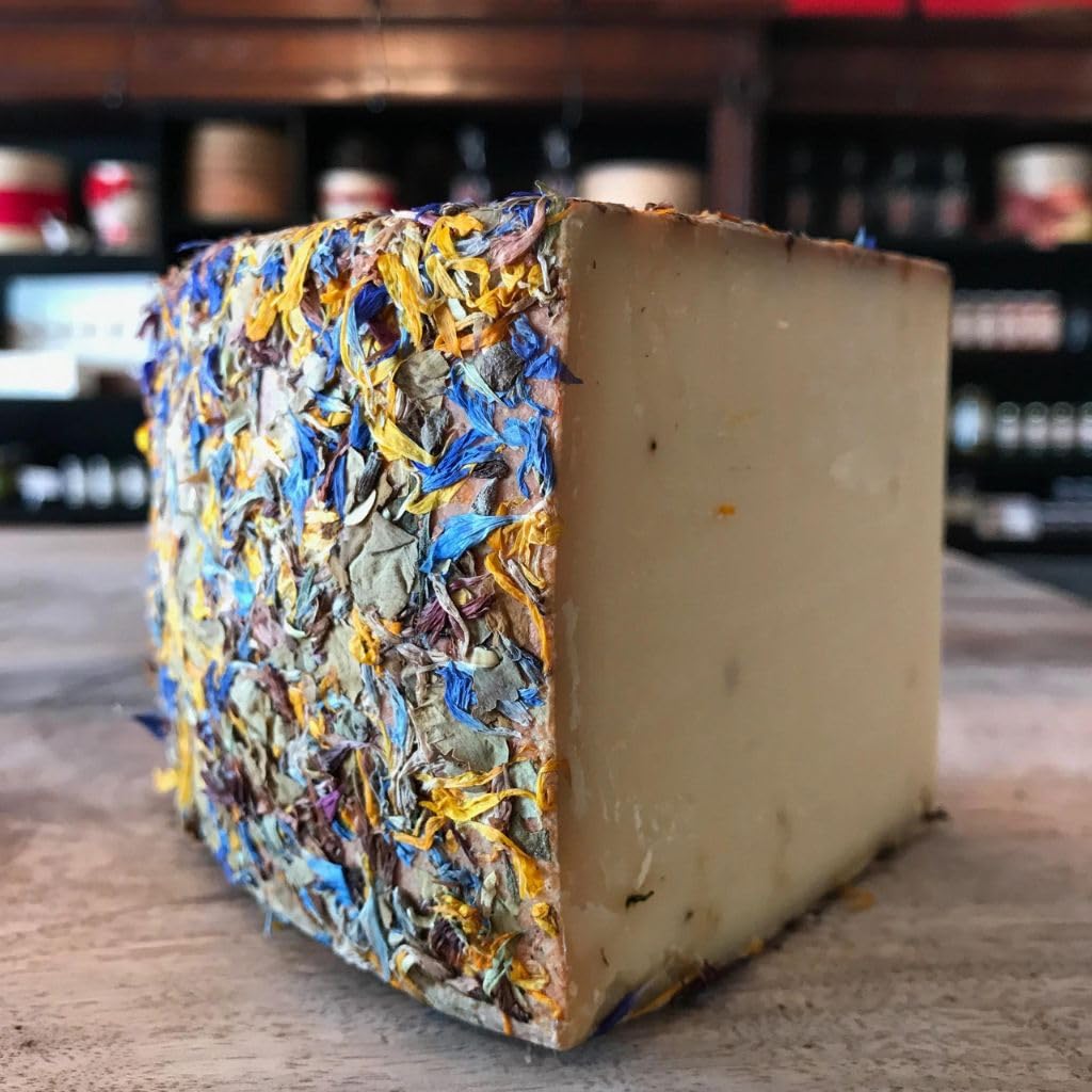 Tomme aux Fleurs d'Appenzell - 500gr - Fromage Suisse Artisanal Innovant Affinée 90 jours minimums d'affinage - fabrication artisanale haut de gamme - Pâte jaune Goût de noisette intense