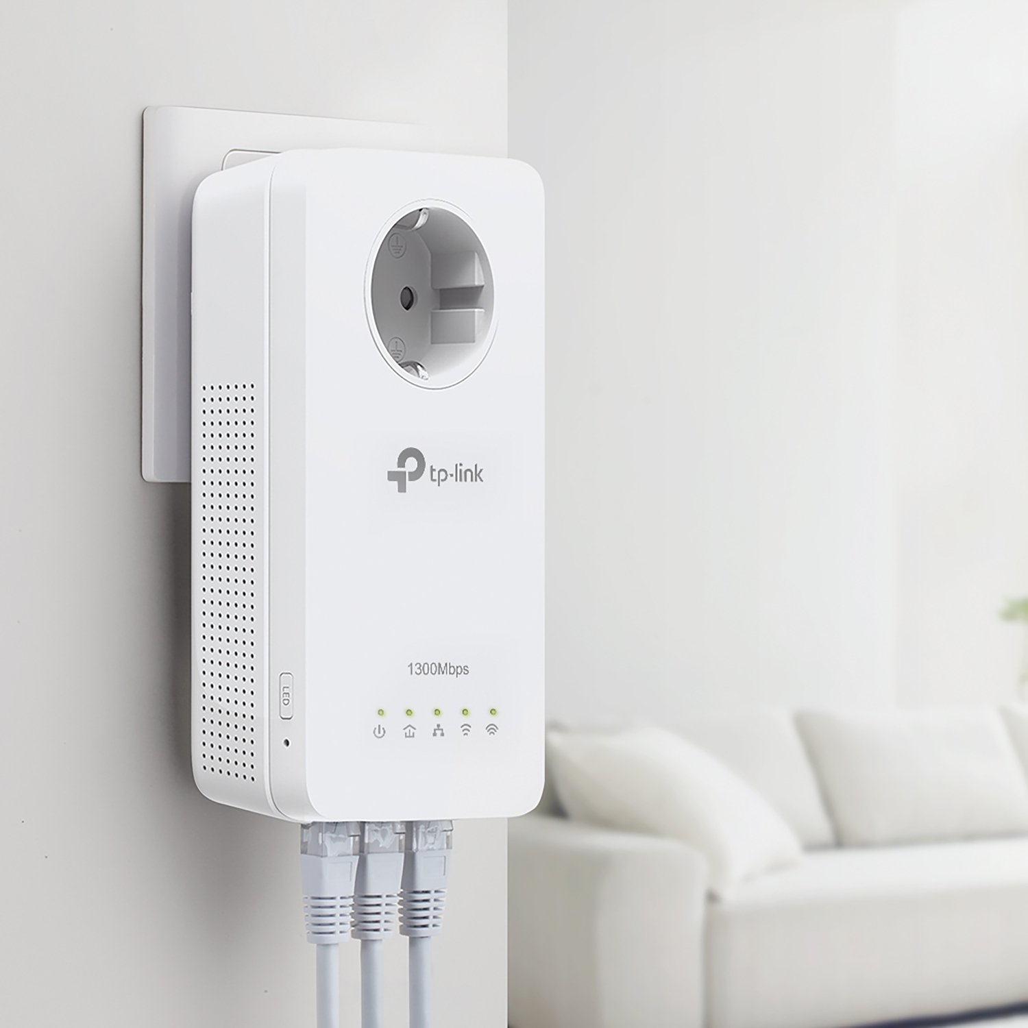 TP-Link TL-WPA8630P AV1300 Wi-Fi Netzteil mit 1300Mbps Powerline Adaptern (300 Mbps in 2,4 GHz und 867 Mbps in 5 GHz, 3 Ethernet-Ports, integrierter Stecker)