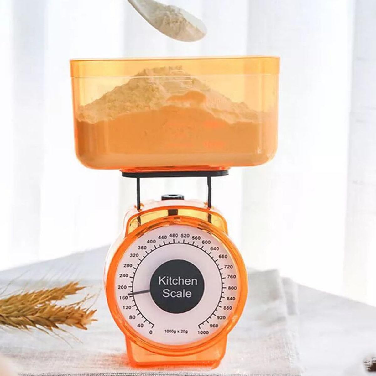 Bilancia da Cucina Meccanica per Alimenti Fino a 1kg in Plastica Arancia, Strumento di Pesatura Facile da Trasportare per Uso in Cucina e Cottura Colore Casuale