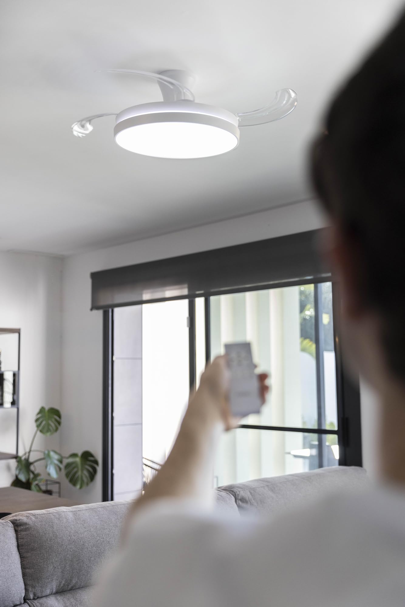 DUPI Ventilador de techo retráctil POWER AIR BLANCO con LED regulable 3000K-6000K, Motor DC silencioso, 6 velocidades, aspas ocultas, modo verano/invierno y mando a distancia