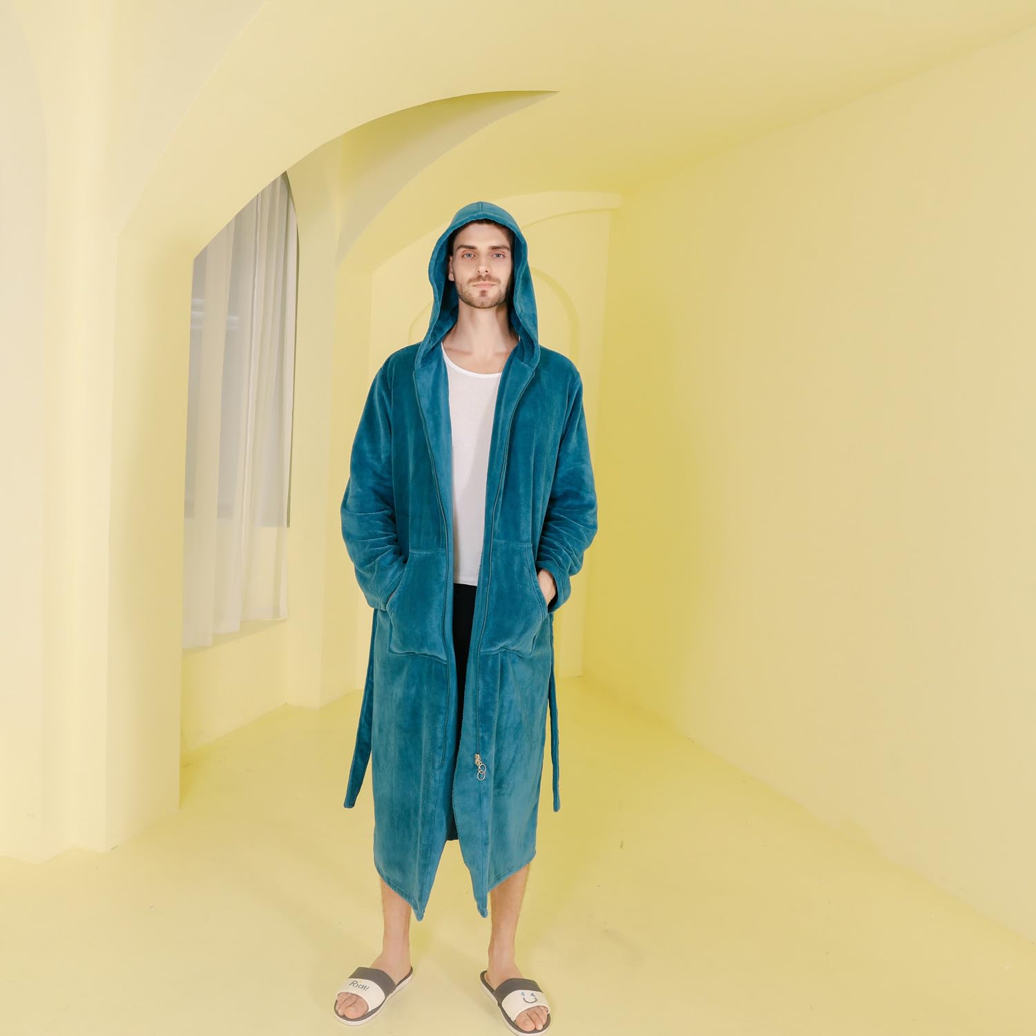 Damen/Herren-Bademantel aus weichem Plüsch mit Kapuze Reißverschluss warmem Fleece-Bademantel mit Gürtel Dicker Hausmantel für Herbst und Winter
