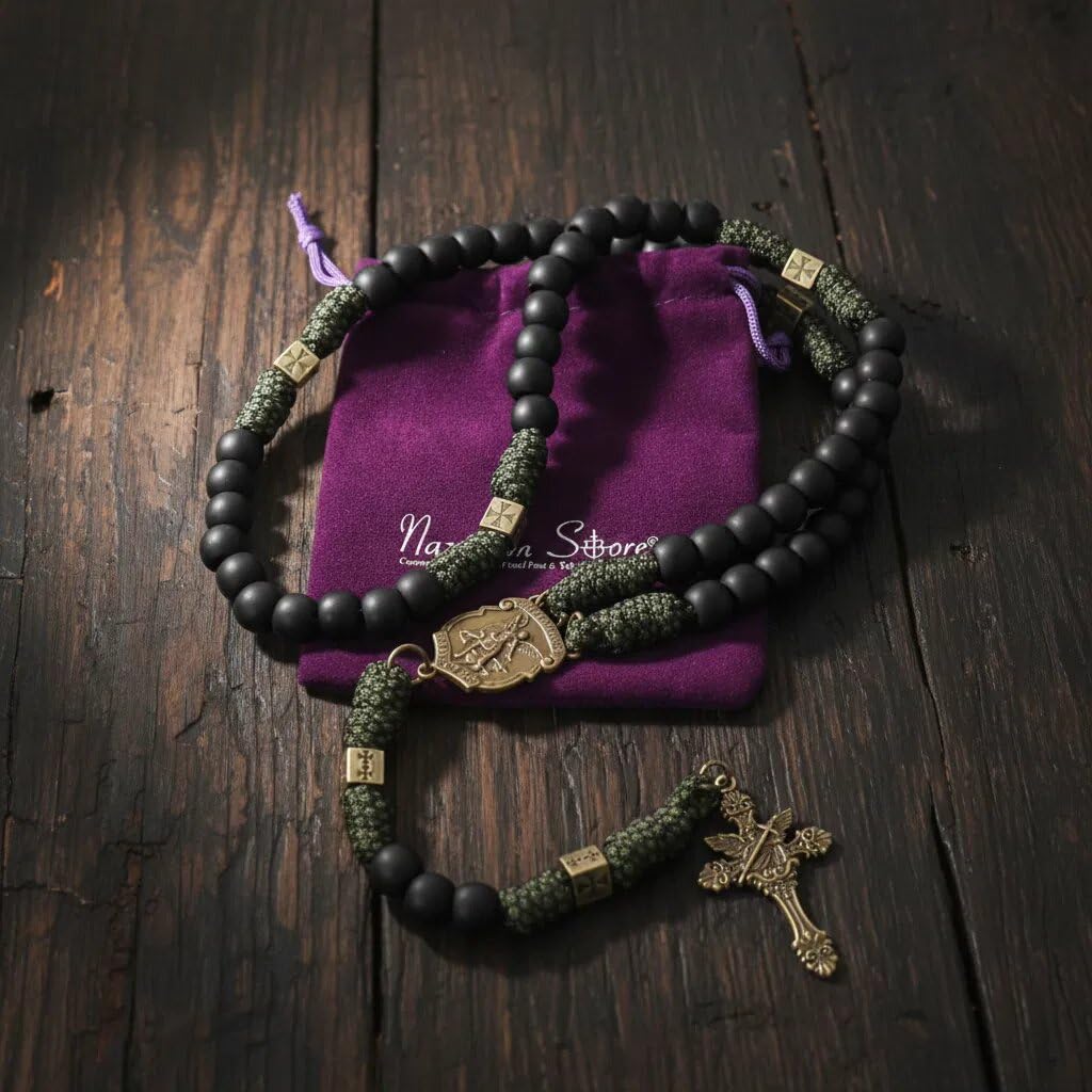 Nazareth Store Rosenkranzkette aus antikbronzenem Metall mit robustem Paracord, schwarzen matten Gebetsperlen, Heiligenmedaille und Kreuz