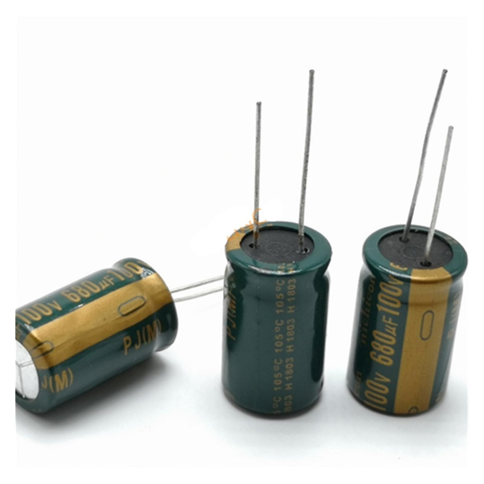 Condensateur électrolytique 100V 680uF contre les parasites et bruits de ligne