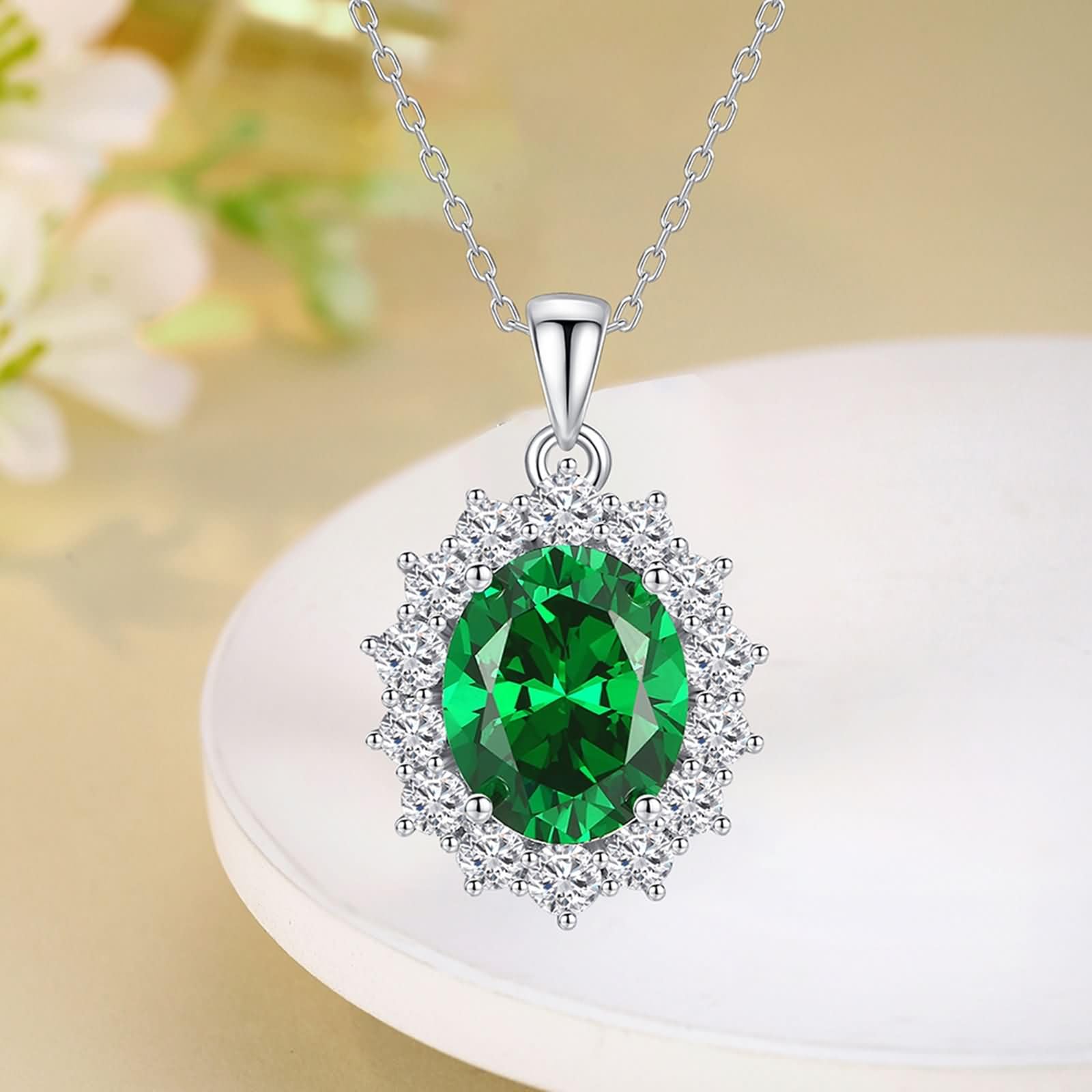 Collar con colgante de oro blanco de 9K/14K/18K para mujer, 4 puntas ovaladas con esmeralda y moissanita creada de 5 quilates, collar de compromiso, color verde plateado