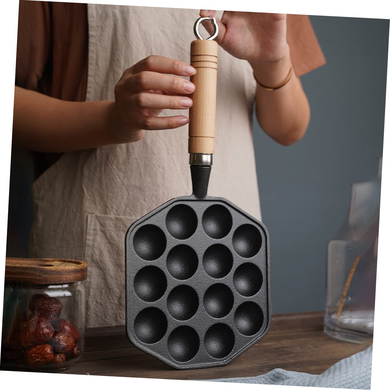 BESTonZON Padella in Ghisa Spessa per Lumache 14 Fori, Contorno Liscio e Fondo Antiusura, Pentola per Polpette da Cucina, Adatta per Uso Domestico