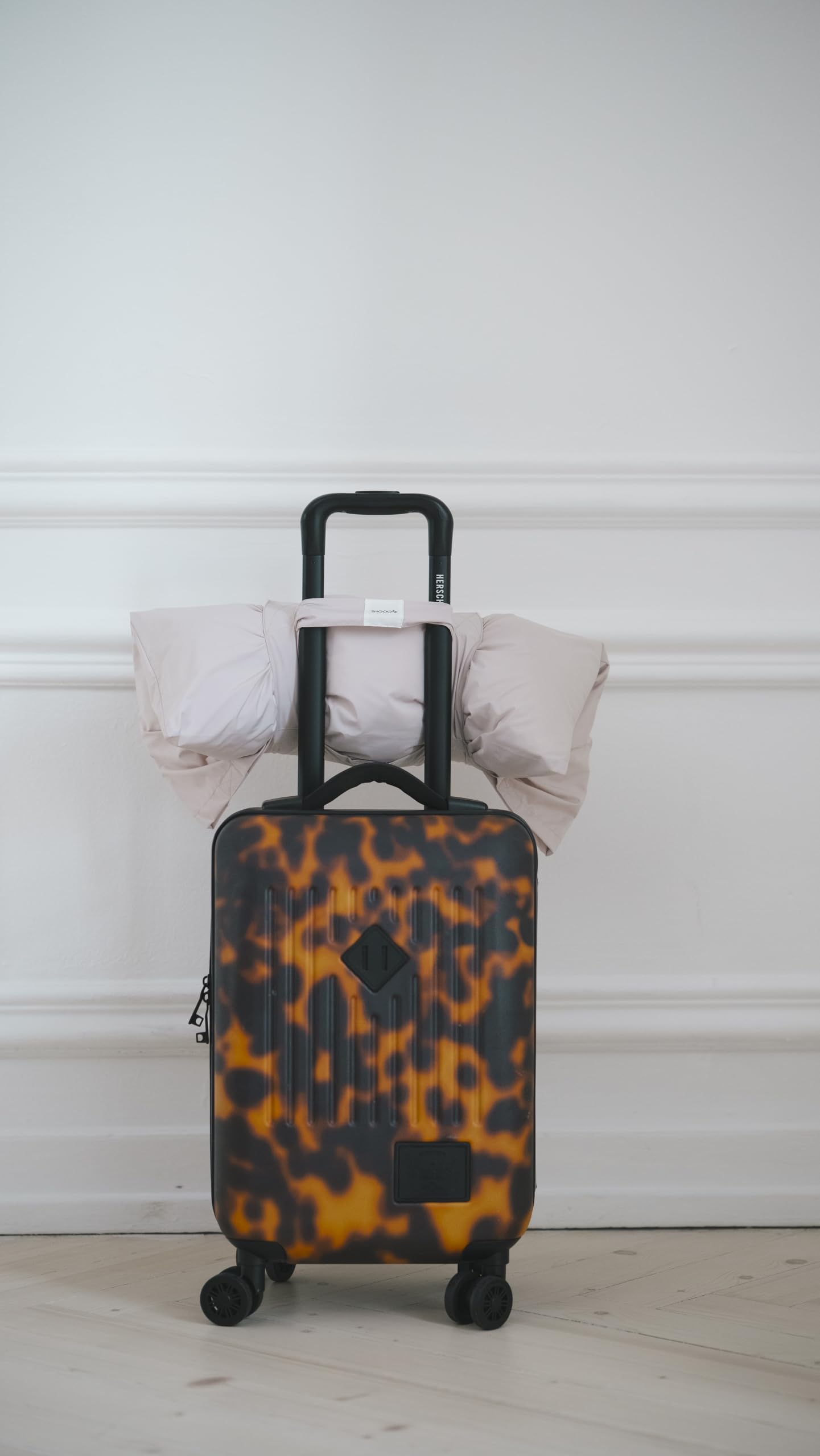 Almohada de viaje de plumón de pato (55 x 44 cm) | Almohada portátil | Almohada suave de plumas de pato para avión, hotel, coche, ligera esencial de viaje con bolsa de viaje y funda de almohada