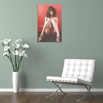 Amazon.co.jp: 前田敦子 (2) 写真 セクシー ポスター ポスター 美麗生