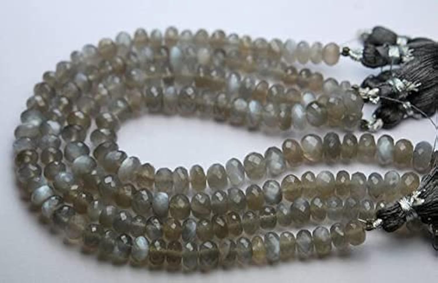 Pierre de lune grise en perles rondelles pour sublimer vos tenues bohèmes et chics quotidiennes