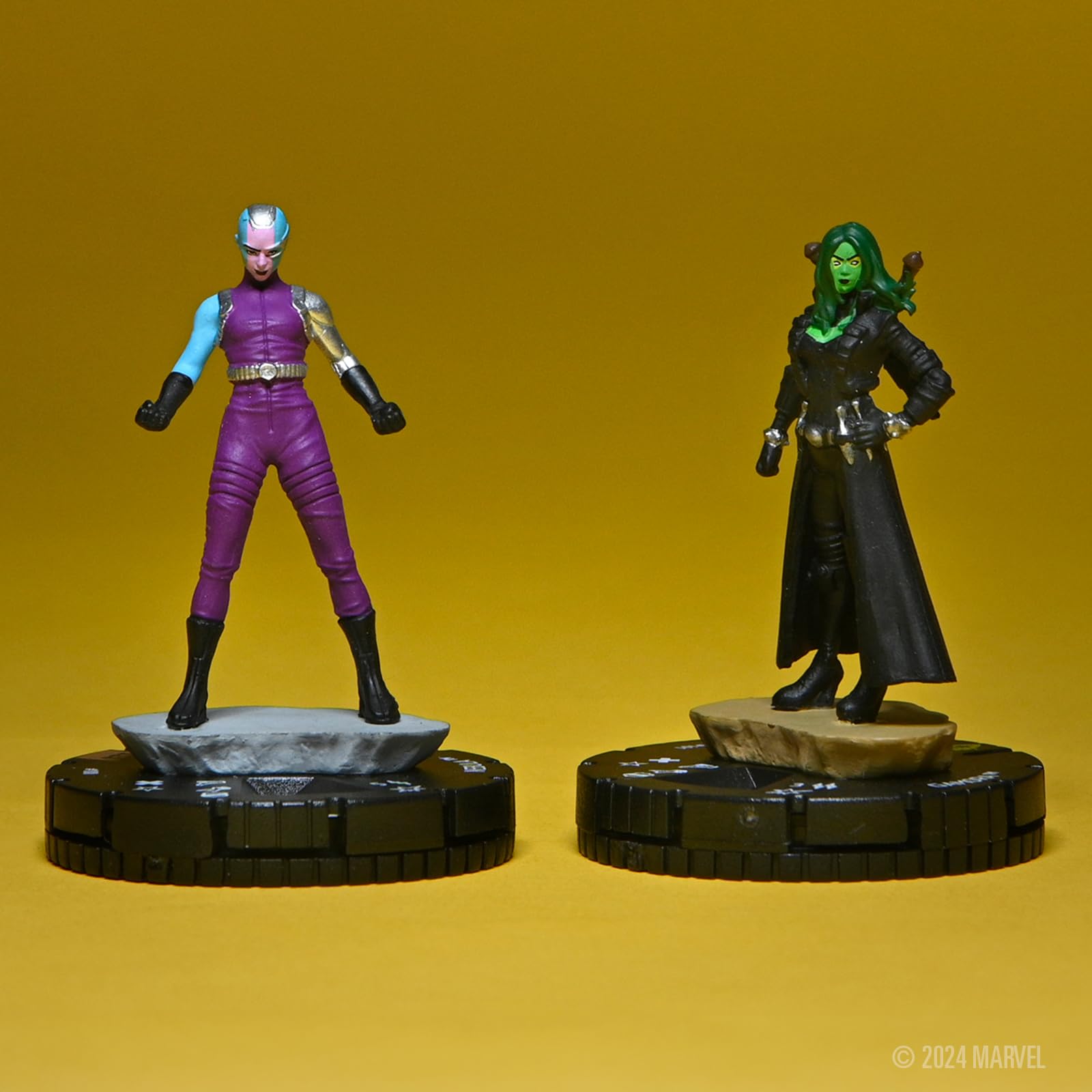 Amazon.com: Marvel HeroClix: Collector's Trove Play at Home Kit