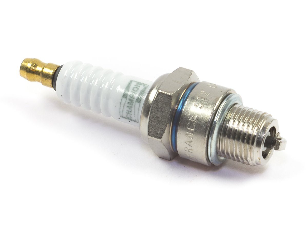 Champion 6980537 Champion L82C Spark Bug