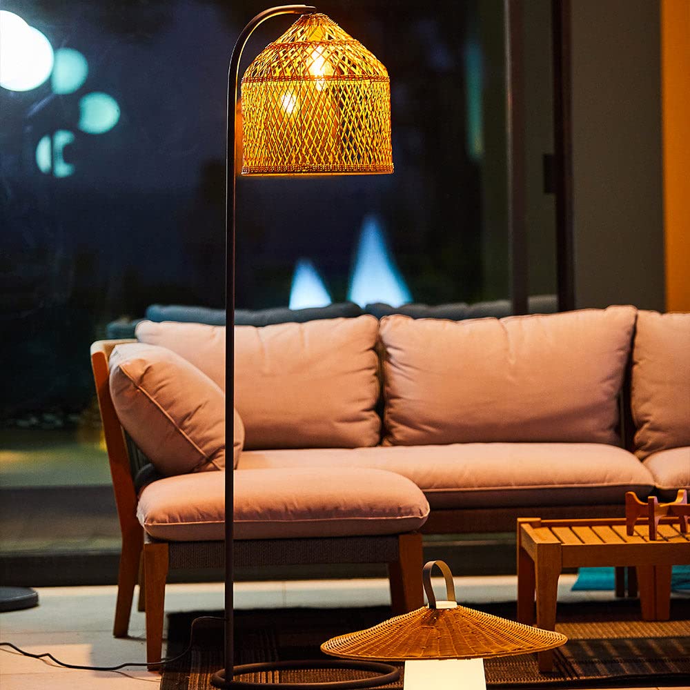 Lampada da terra per esterni su settore SELMA in metallo con paralume in polyrattan H150 cm attacco E27