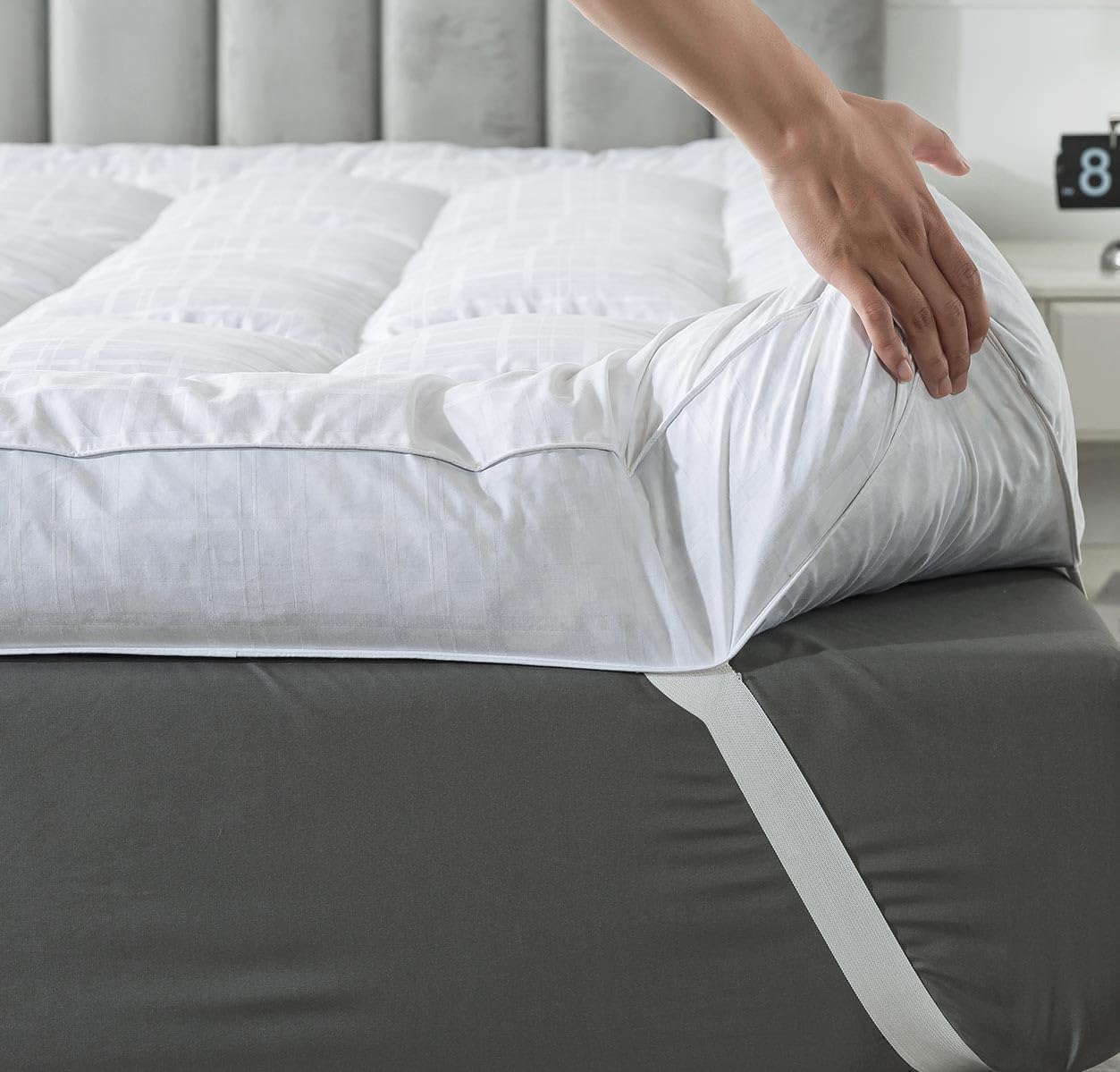 WhatsBedding 5 Inch Duck Feather Bed Mattress Topper Queen, 100% Cotton Extra Thick Mattress Pad, 2500gsm Overfilled Pillow Top, Hotel Collection