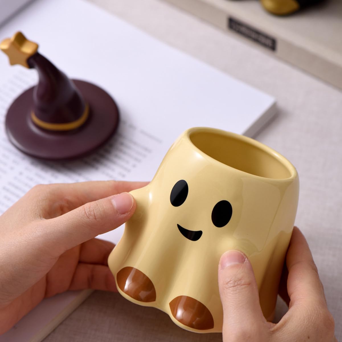KKGUD Novelty Tea Cup, Ceramic 11oz Halloween Coffee Mug with Lid- Friendly Ghost (Yellow), Friendly Ghost- Yellow, Normal - Image 3